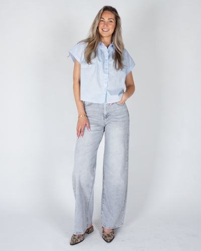 MOUWLOZE BLOUSE MET KNOOPDETAIL LICHT BLAUW