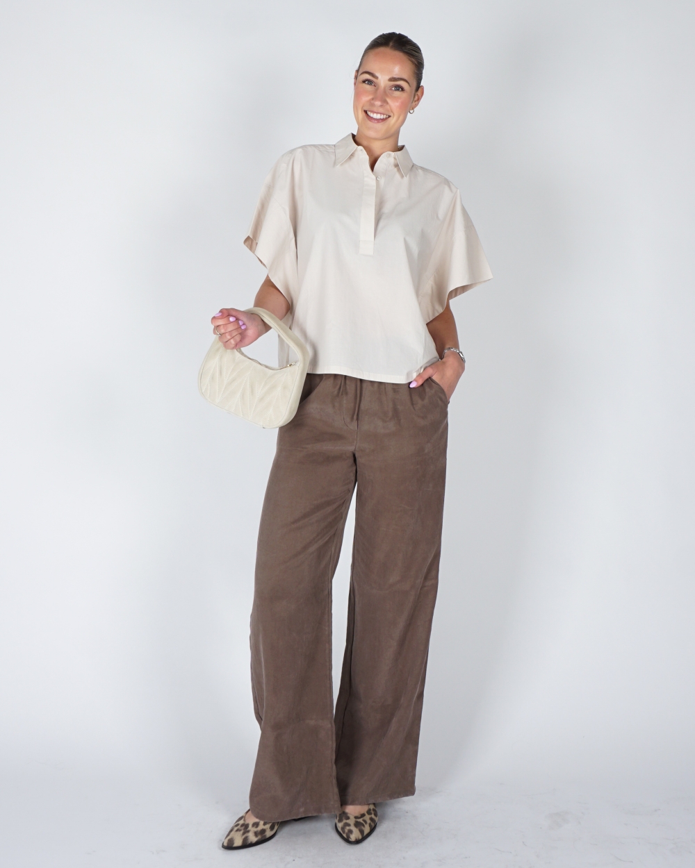 OVERSIZED BLOUSE MET MOUWDETAIL ECRU