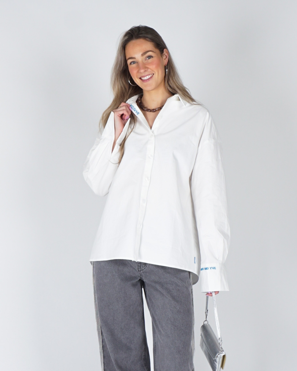 OVERSIZED BLOUSE YELENA ECRU BLAUW