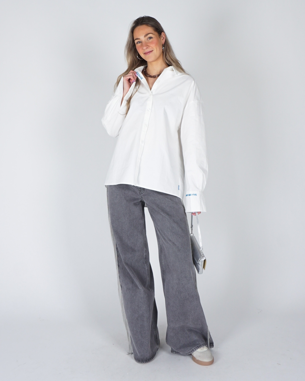 OVERSIZED BLOUSE YELENA ECRU BLAUW