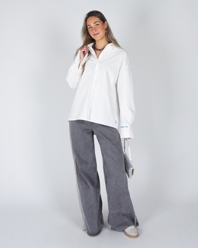 OVERSIZED BLOUSE YELENA ECRU BLAUW