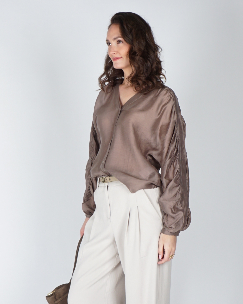 OVERSIZED BLOUSE RAMONA MET RUCHING BRUIN