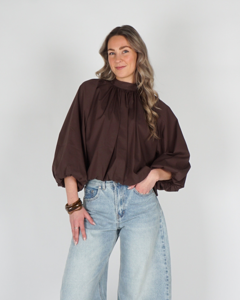 BALLON BLOUSE MET STRIK BRUIN