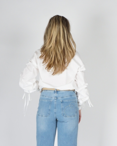 BLOUSE MET RUFFEL MOUW ROSA WIT 