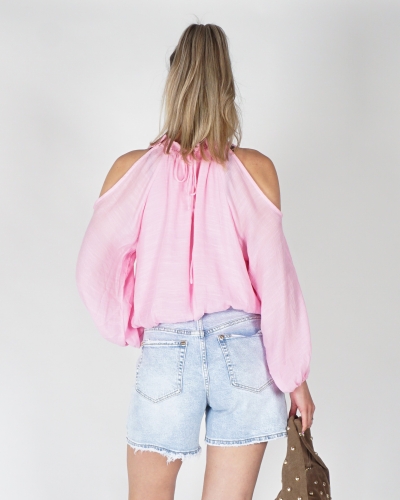 BLOUSE MET OPEN SCHOUDER LICHTROZE
