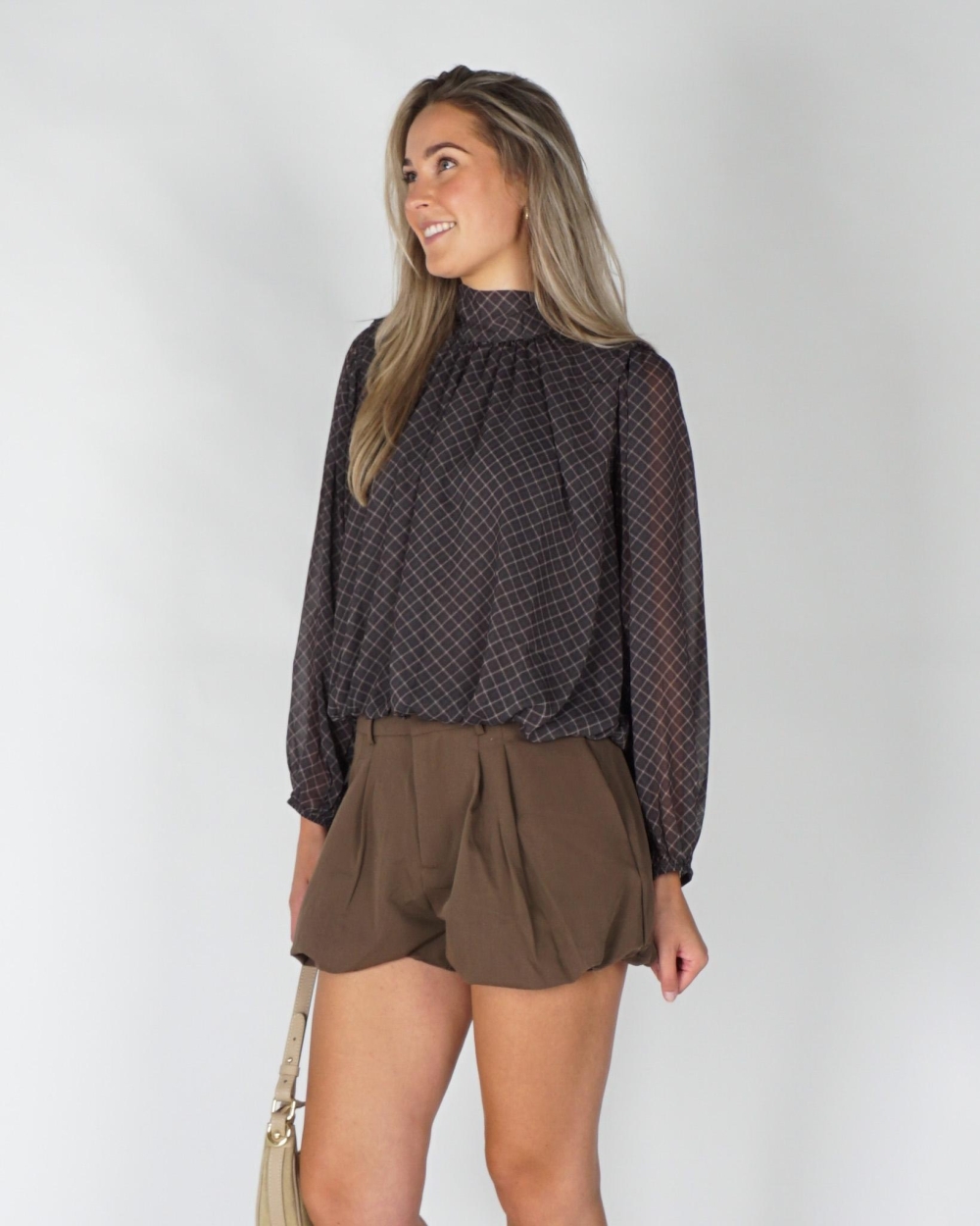 Gossip FLOWY CHECK BLOUSE BALLON FIT Bruin
