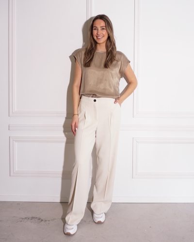 MOUWLOZE TOP MET RONDE HALS BEIGE