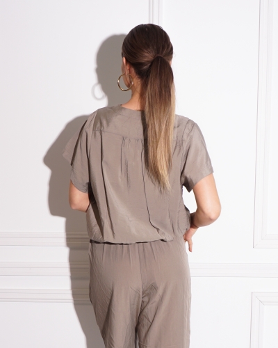 SOEPELVALLENDE TOP MET RONDE HALS ARMY GREEN