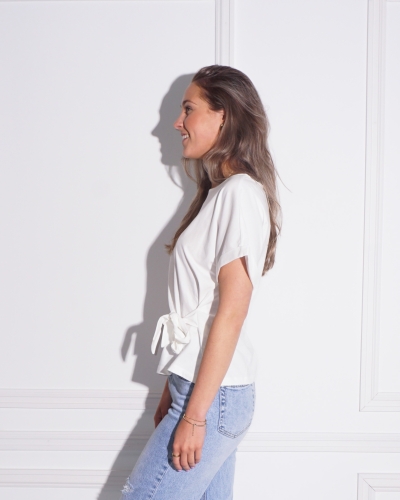 TOP MET KNOOP DETAIL WIT