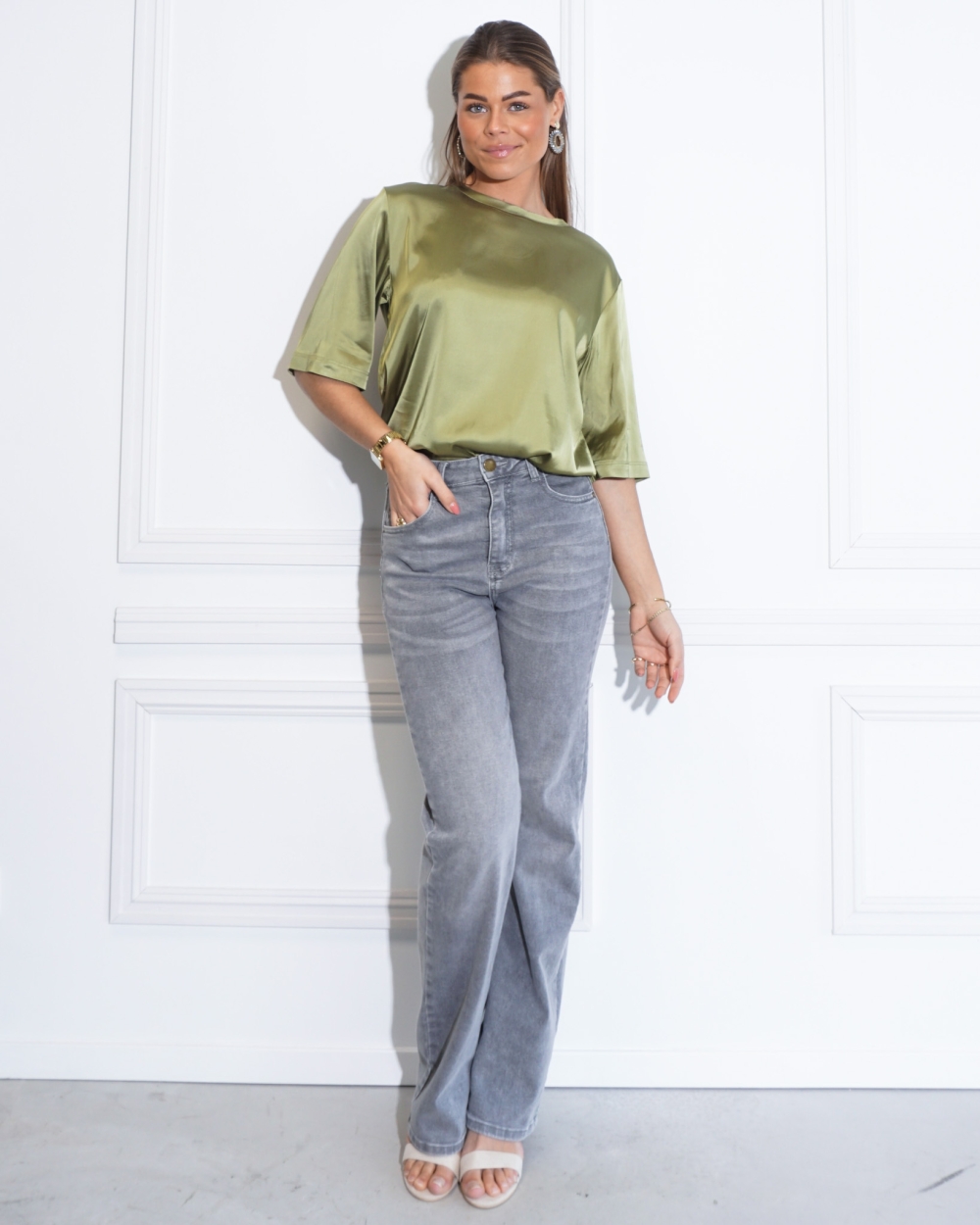 SATIJNEN OVERSIZED T-SHIRT GROEN