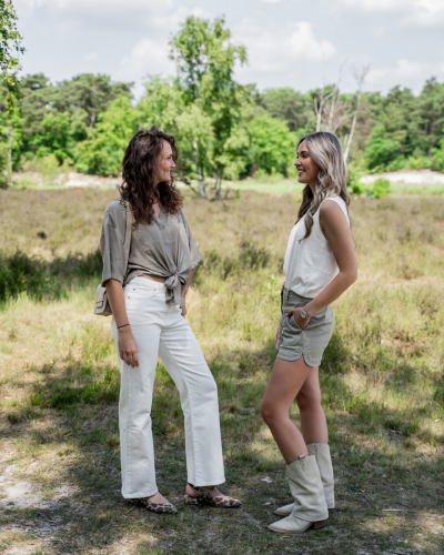 YAYA TOP MET KNOOPDETAIL EN WIJDE MOUWEN TAUPE