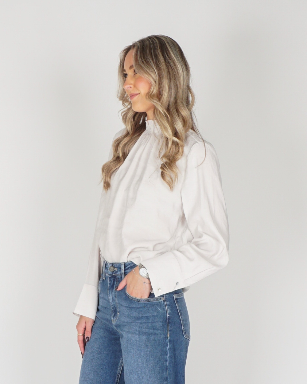 BLOUSE MET HOGE HALS WIT