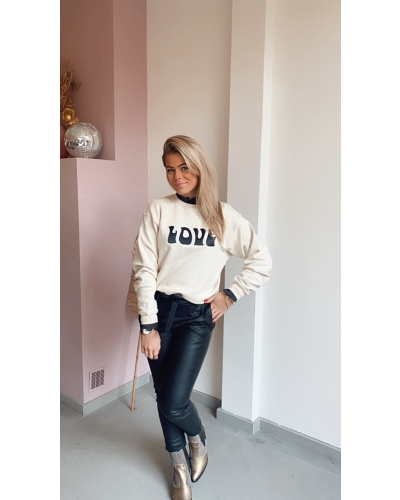 Catwalk Junkie SWEATER MORE LOVE