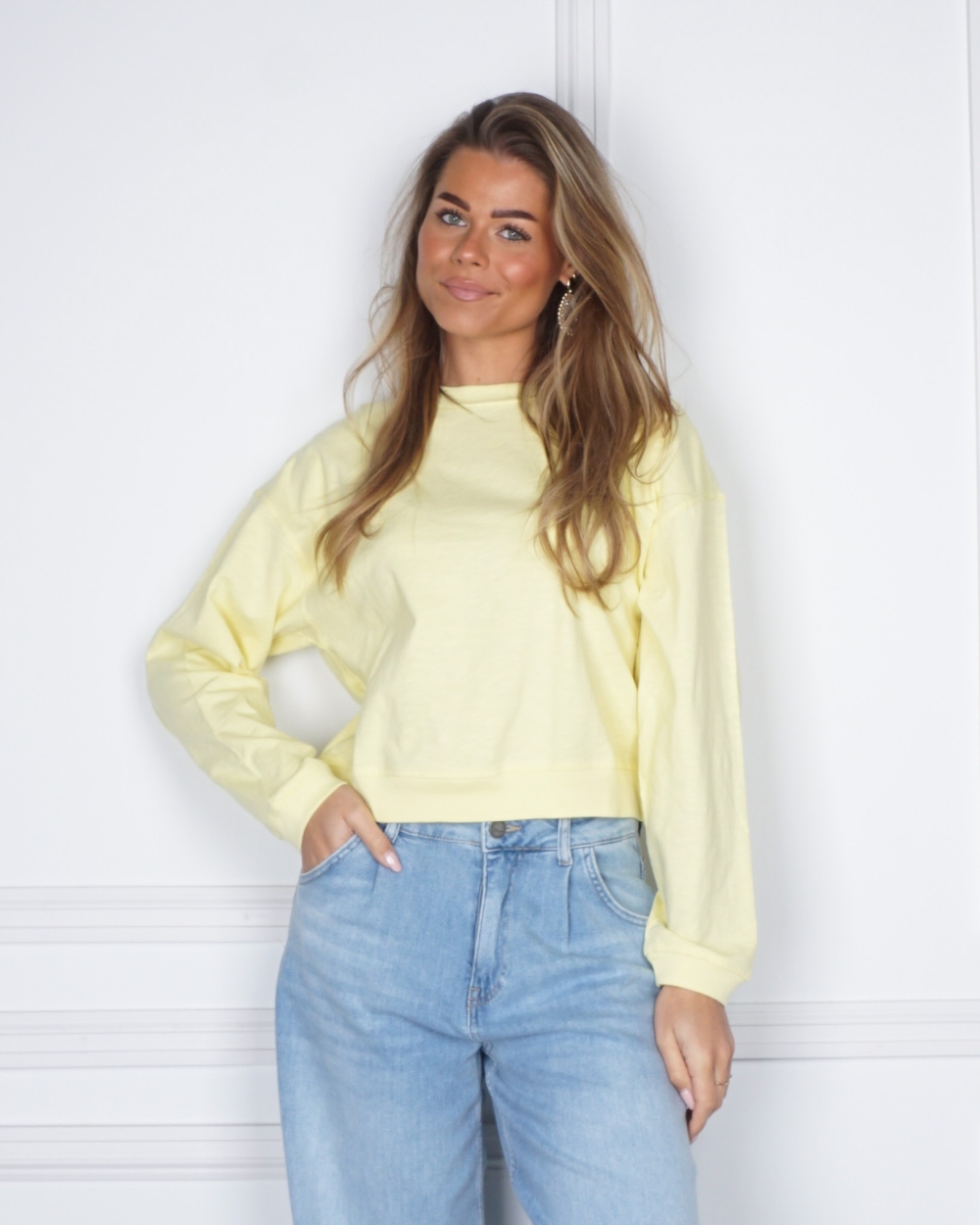 OVERSIZED LONGSLEEVE GEEL