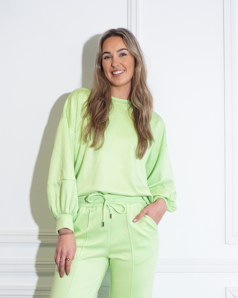 COMFY CLUB SWEATER LIME