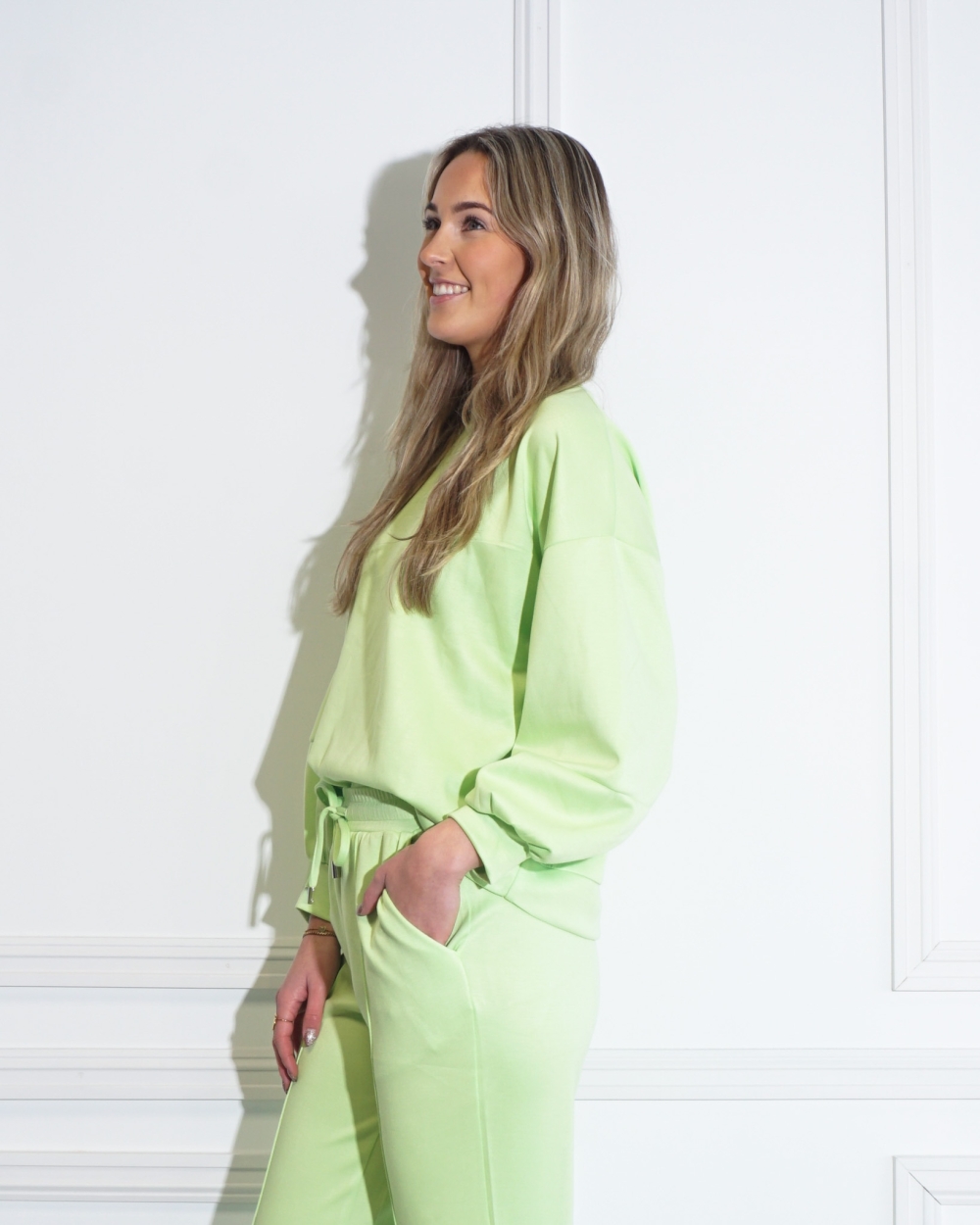 COMFY CLUB SWEATER LIME