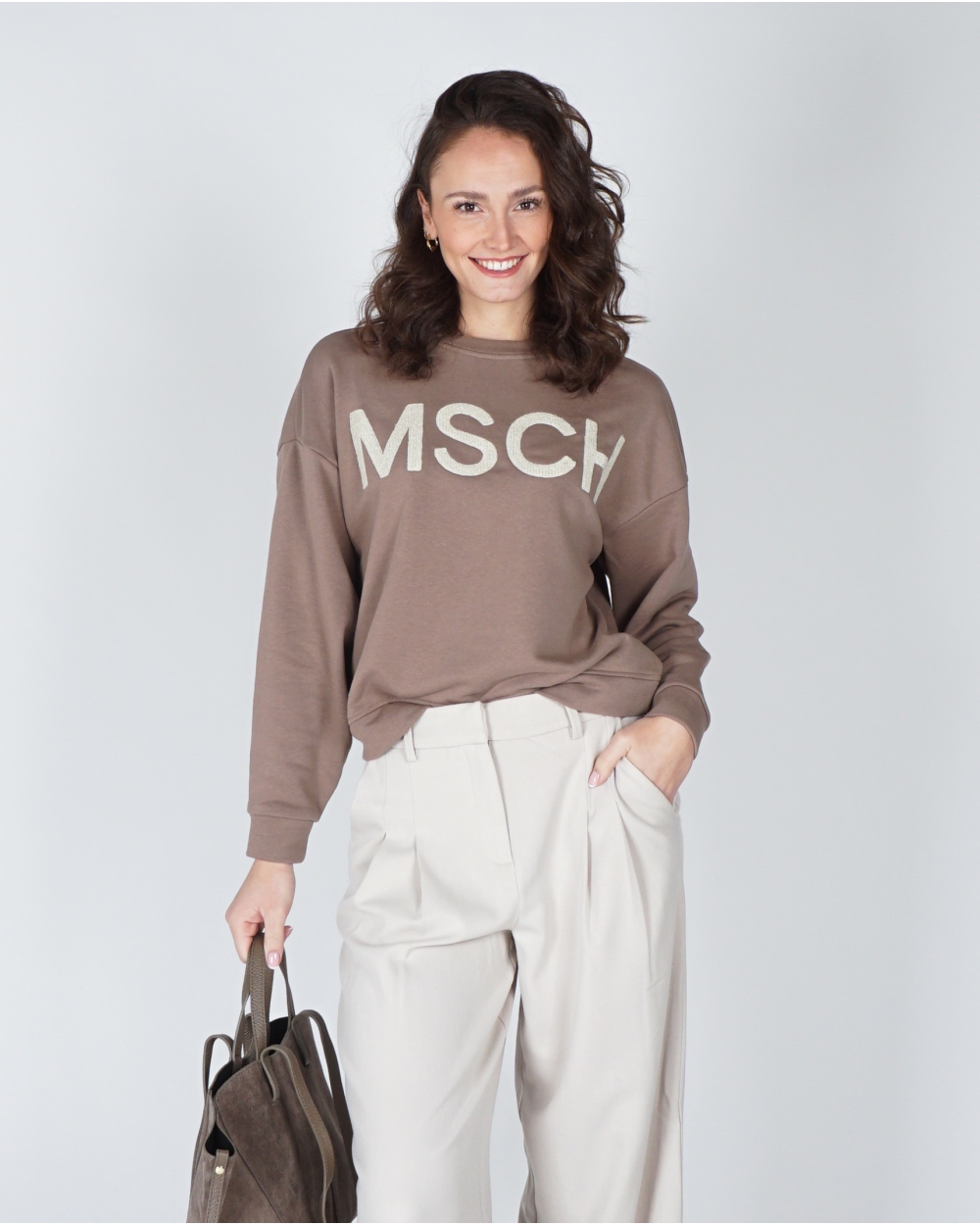 LOGO SWEATER BRIENA BRUIN ECRU