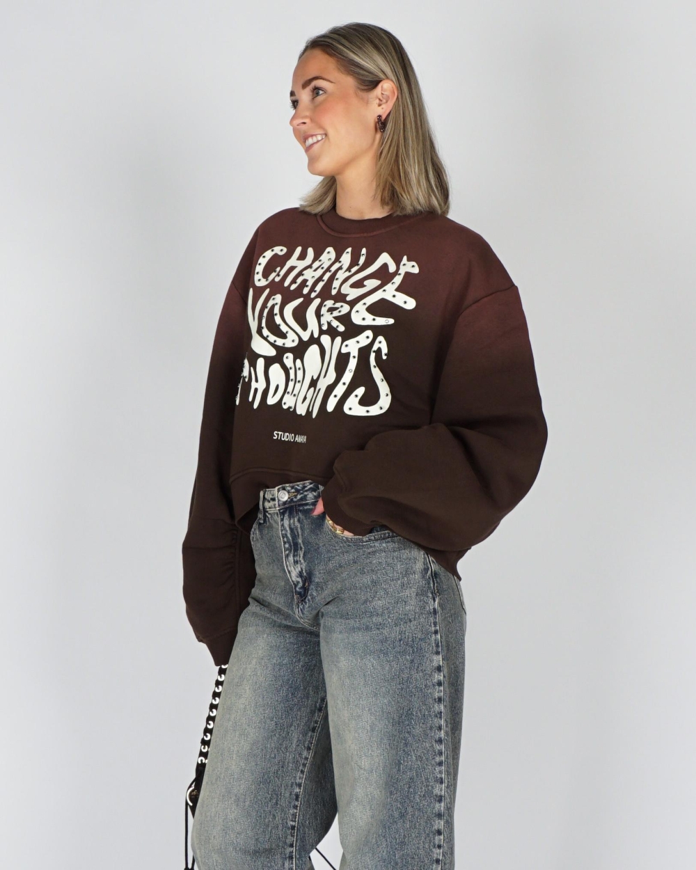 Studio Amaya CHANGE SWEATER Bruin