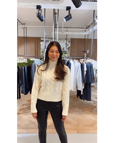 TRUI LIES OFF WHITE