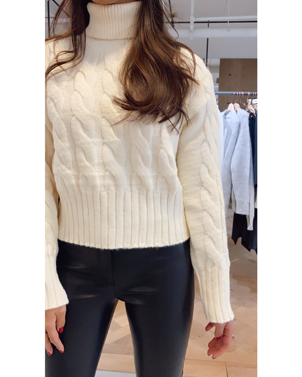 TRUI LIES OFF WHITE