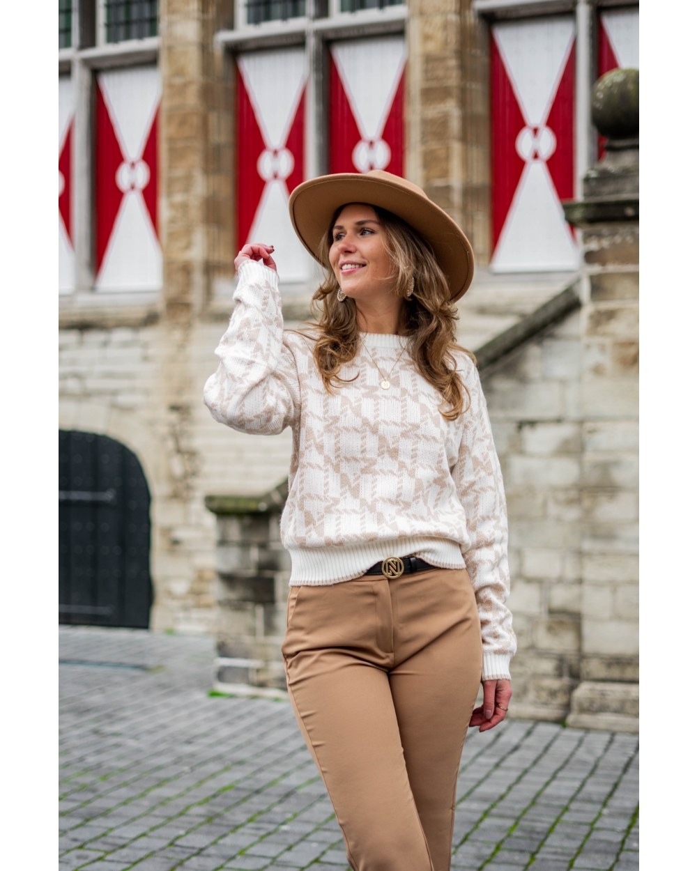 NIKKIE GERDINE PULL 