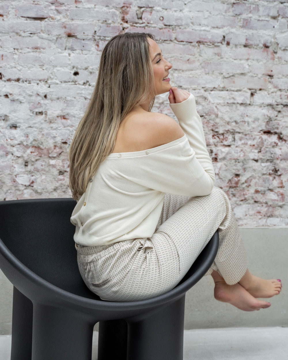  DOUBLE V-NECK SWEATER BEIGE 