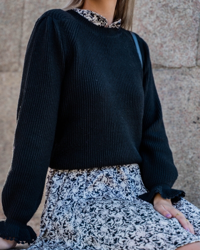 TRUI MET RUFFLE ZWART
