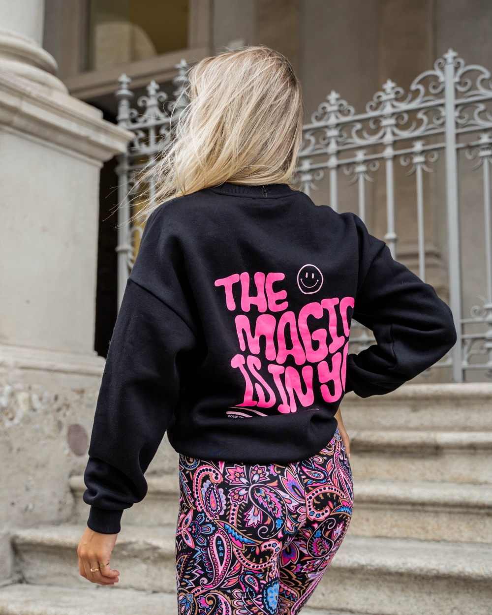 SWEATER MAGIC ZWART