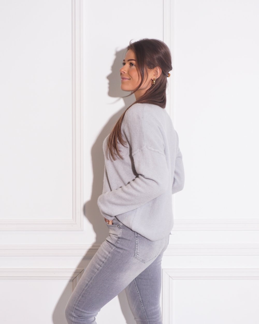 BASIC KNIT V-HALS GRIJS