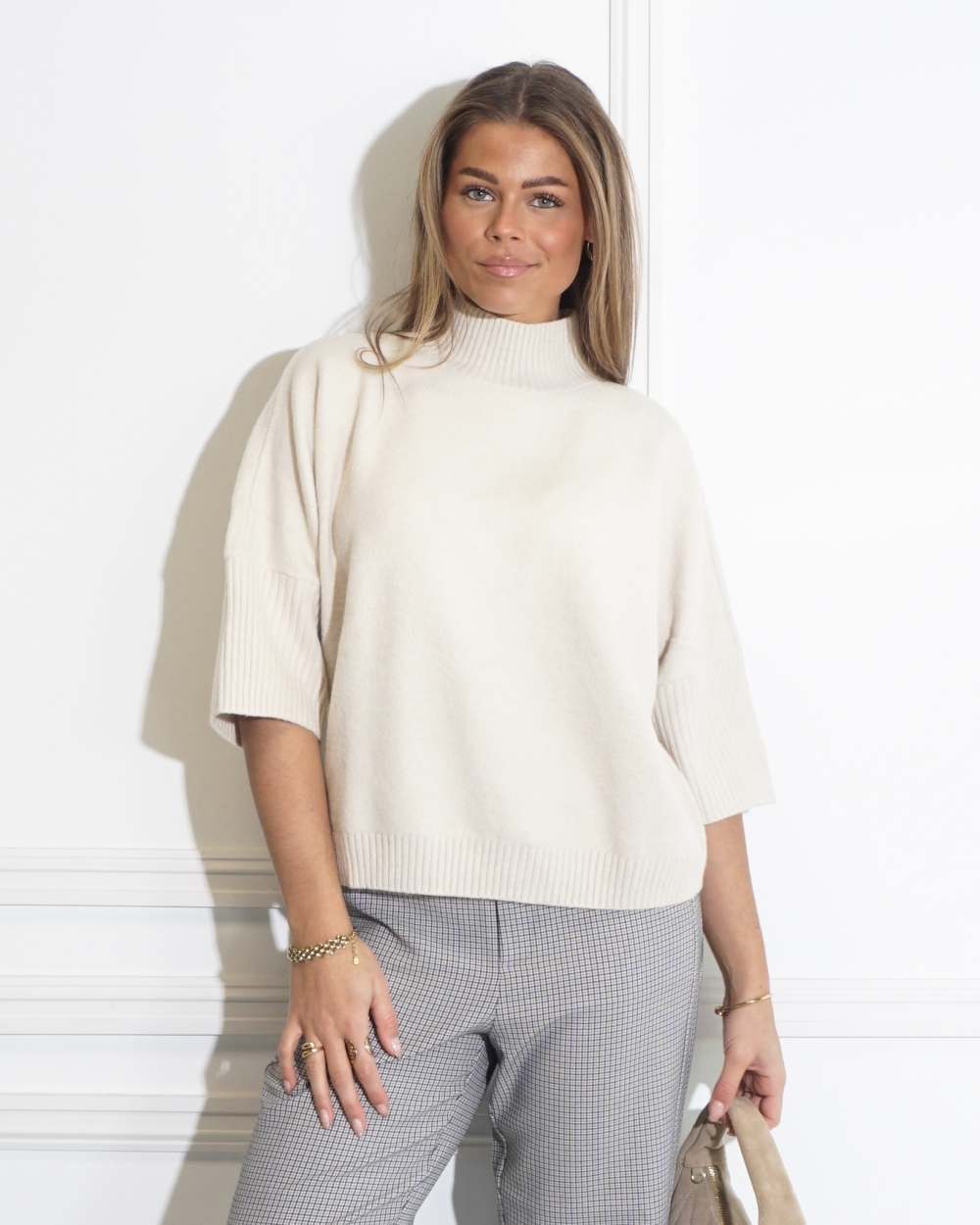 TRUI MET DRIEKWART MOUW BEIGE