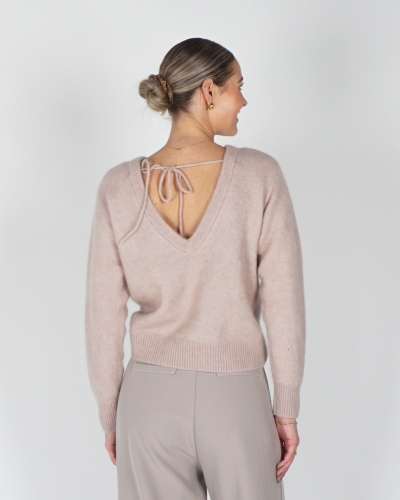 TRUI MET V-BACK ROZE