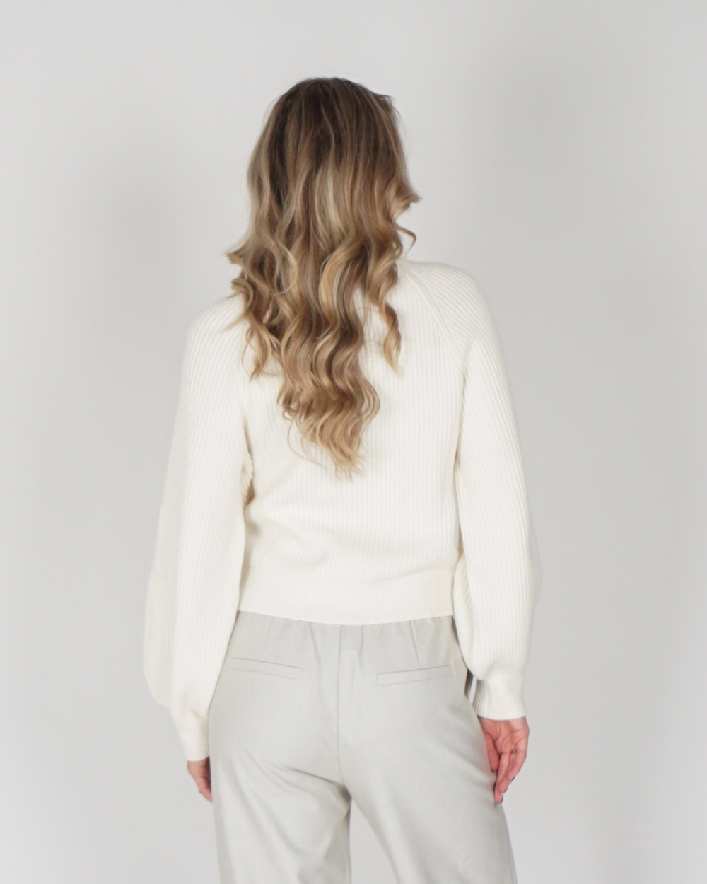 KNITTED SWEATER WIT 