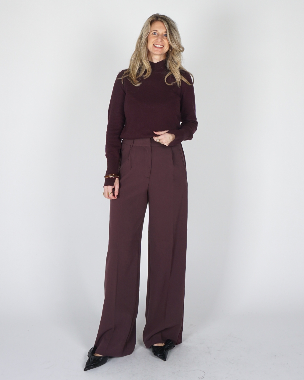 TRUI MET CUT-OUT HALS AUBERGINE