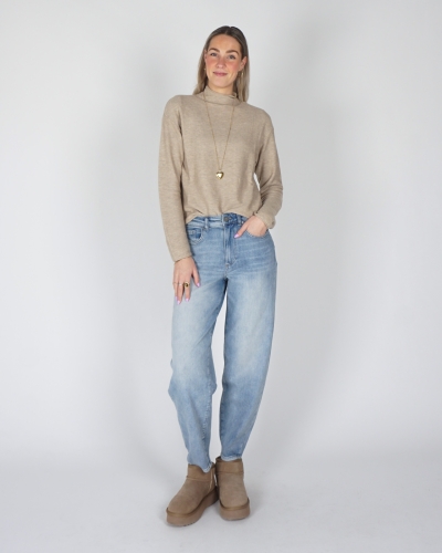 GEBREIDE TRUI MET KNOOPJES BEIGE