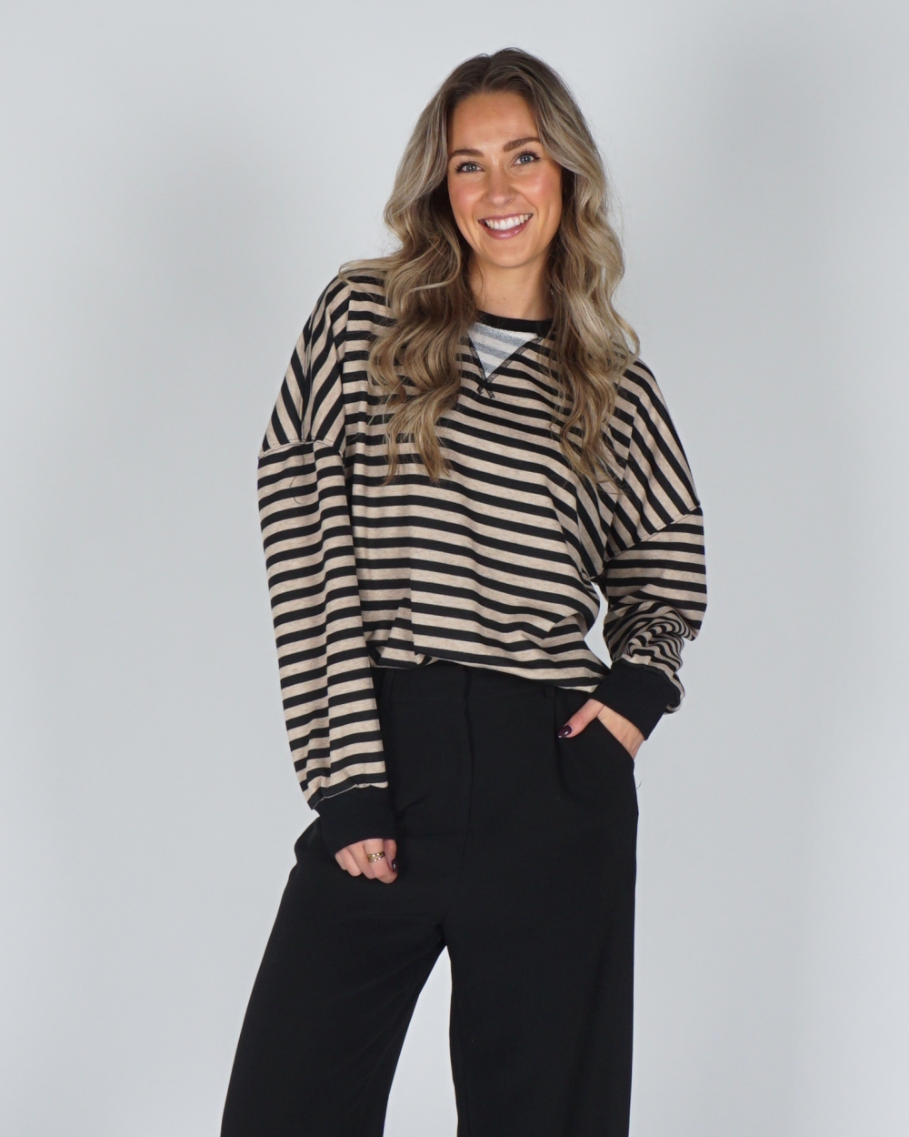GESTREEPTE SWEATER LUNE ZWART/BEIGE