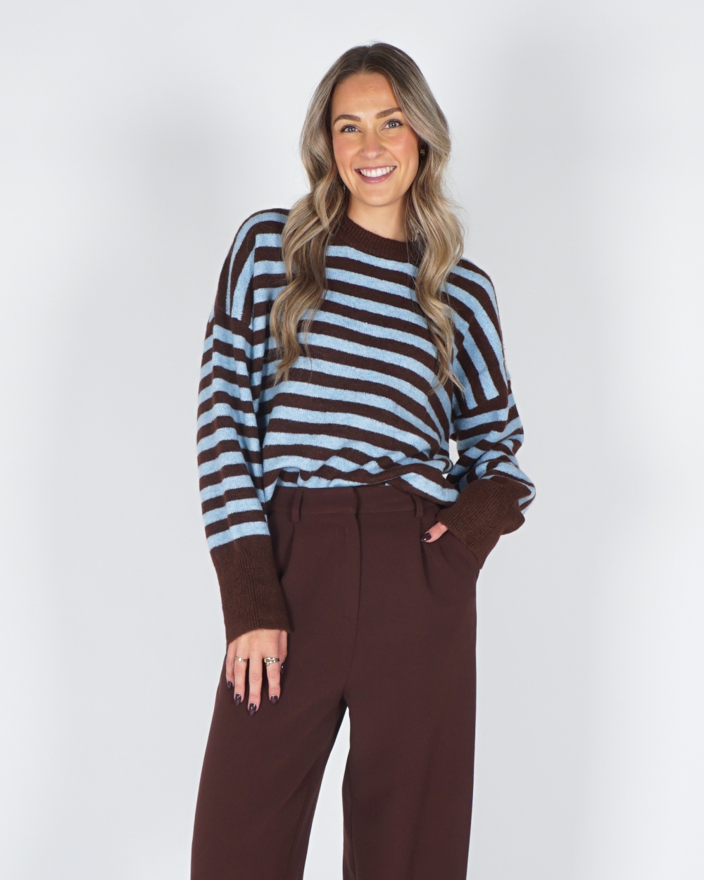 GESTREEPTE TRUI KIM BRUIN / BLAUW