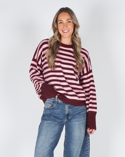 GESTREEPTE TRUI KIM BORDEAUX / ROZE