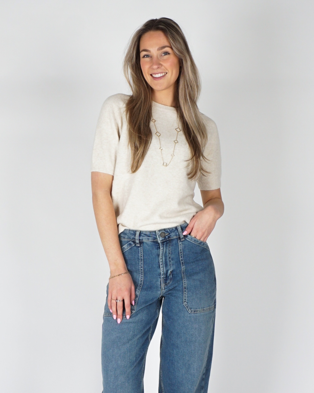 ZACHTE TRUI MET KORTE MOUWEN BEIGE