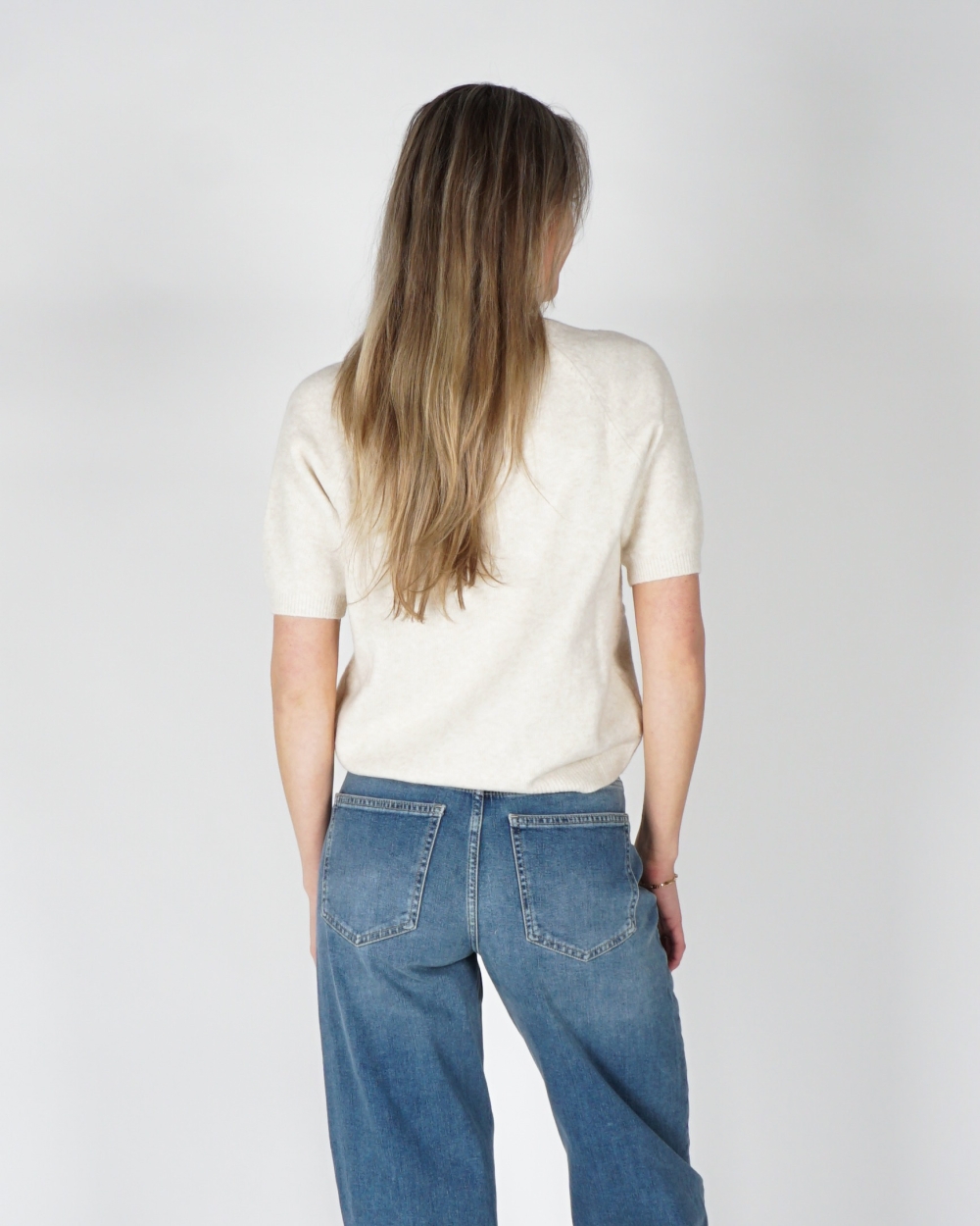 ZACHTE TRUI MET KORTE MOUWEN BEIGE