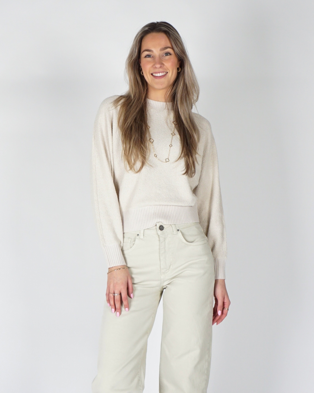 BOUCLÉ TRUI MET VLEERMUISMOUWEN BEIGE