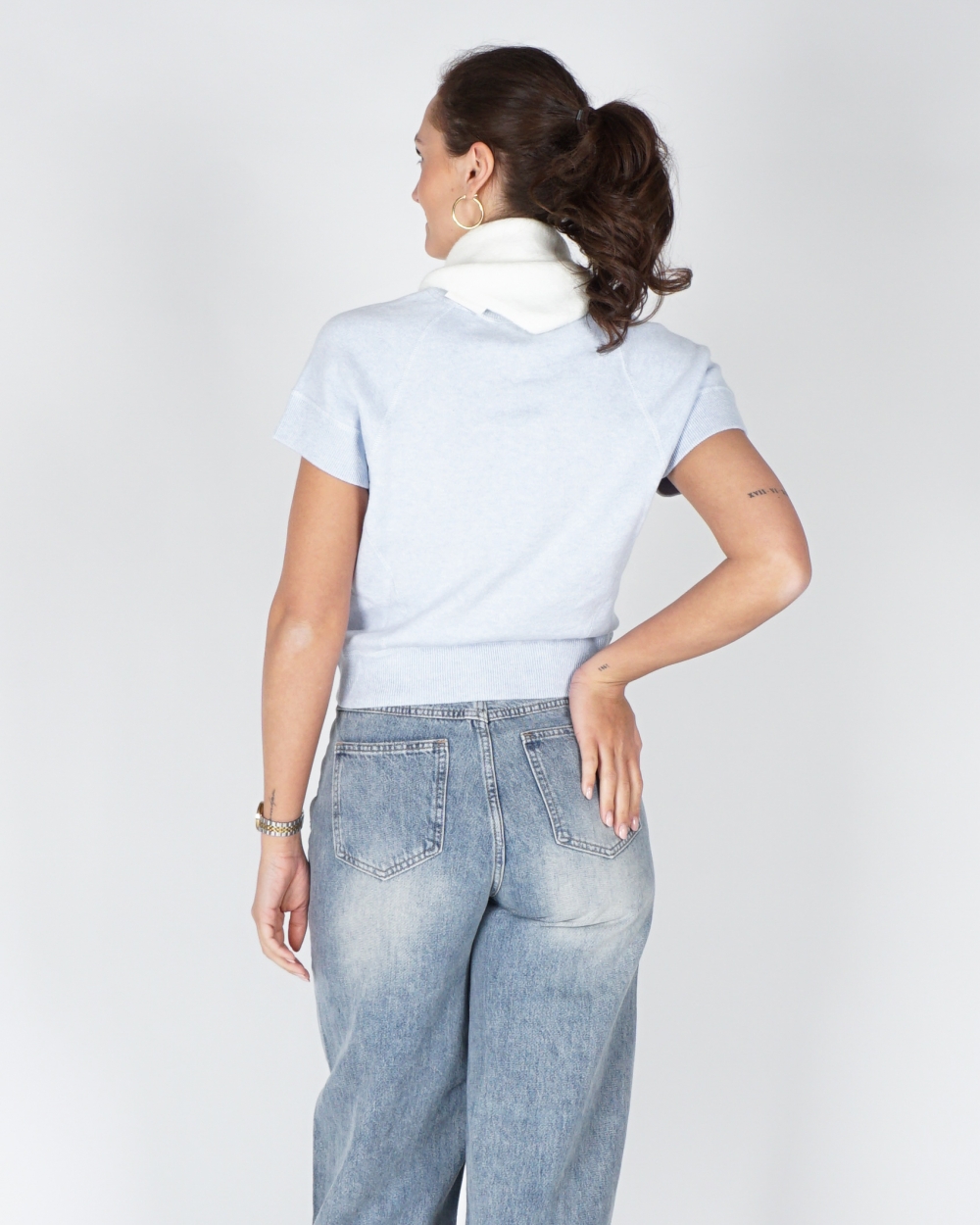 SWEATER MET NAADDETAIL BLAUW