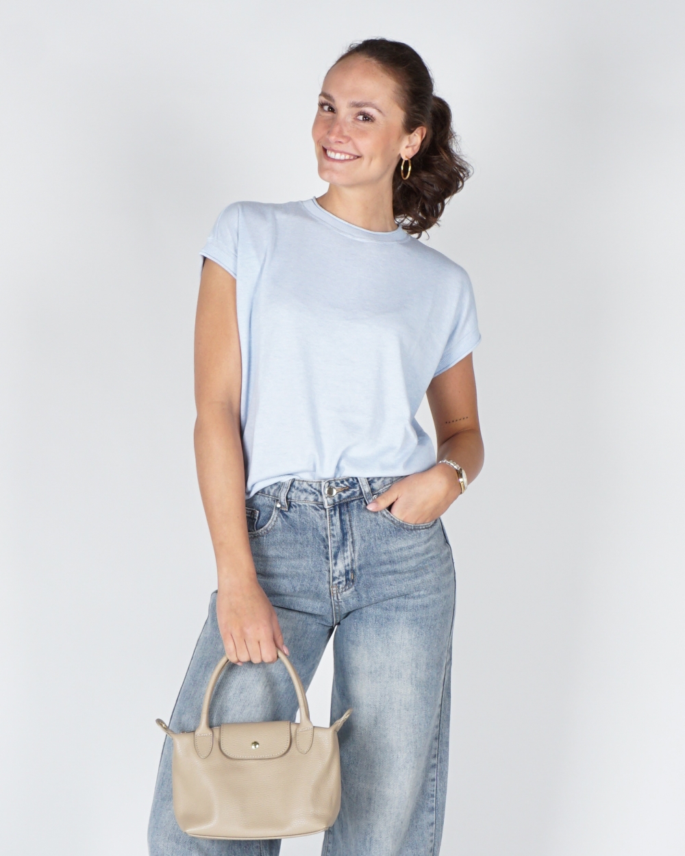 TOP MET CONTRASTERENDE BOORDEN BLAUW