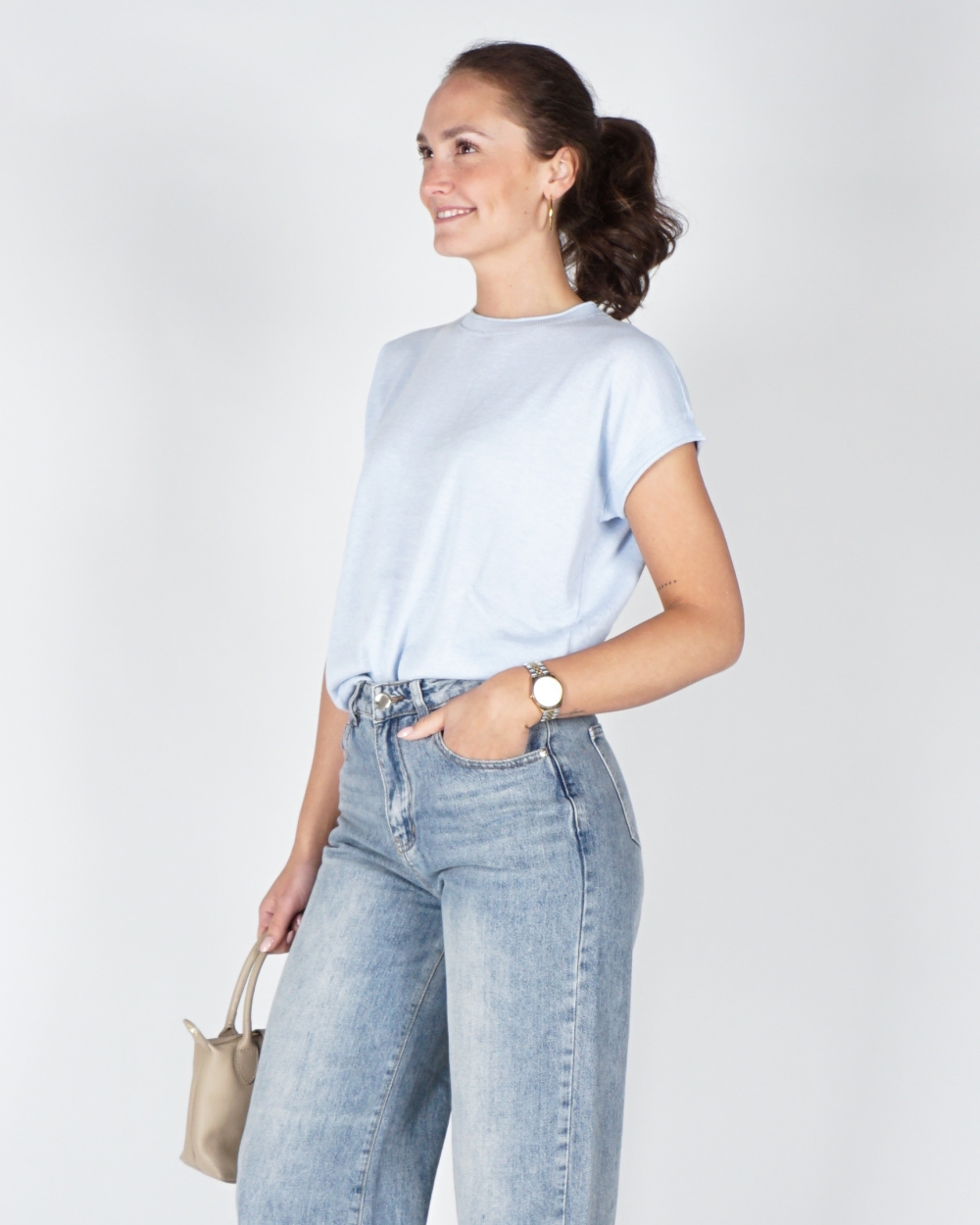 TOP MET CONTRASTERENDE BOORDEN BLAUW