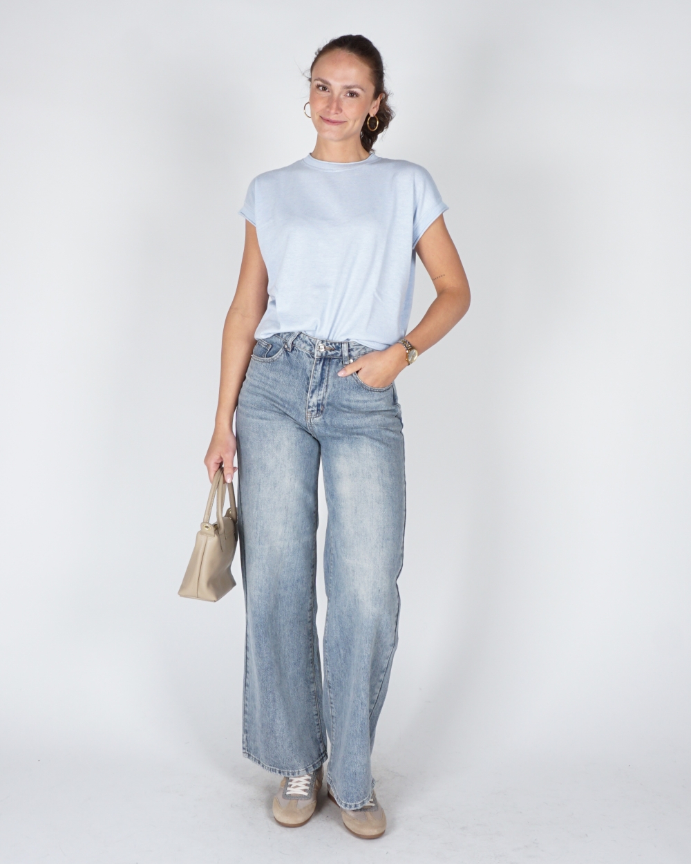TOP MET CONTRASTERENDE BOORDEN BLAUW