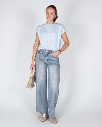 TOP MET CONTRASTERENDE BOORDEN BLAUW