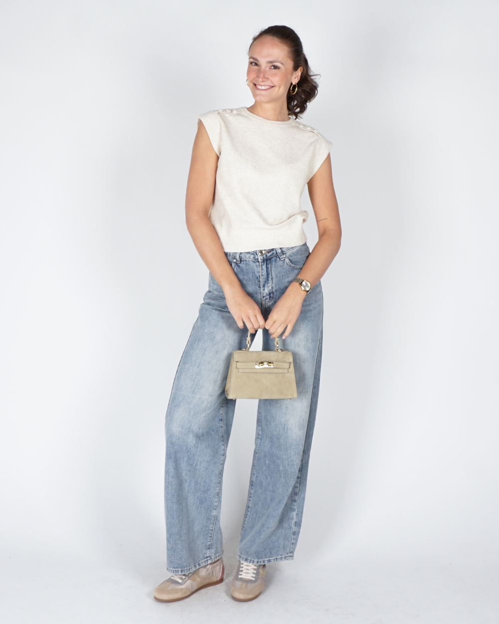 MOUWLOZE TRUI MET KNOOPDETAILS BEIGE