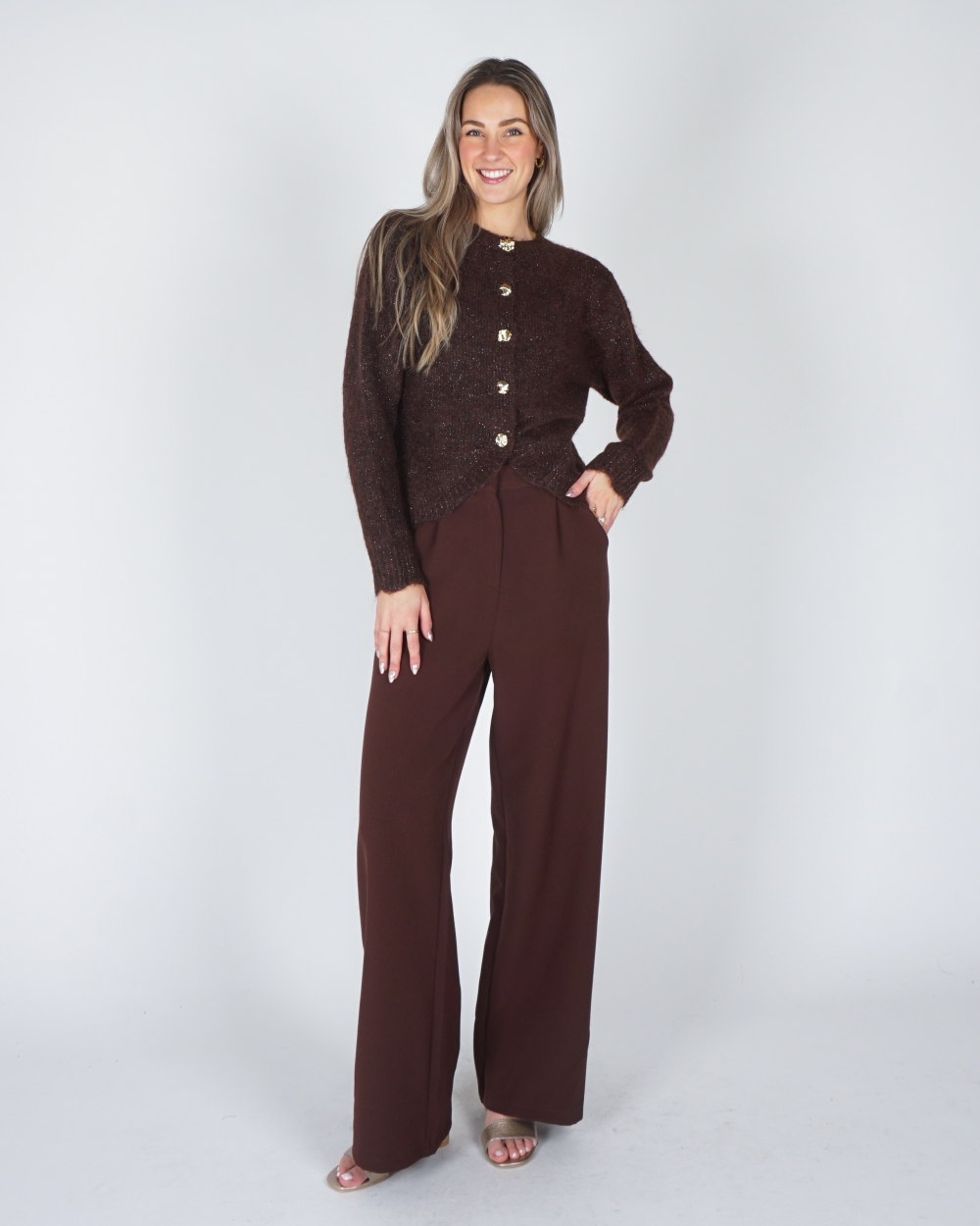 TRUI LUREX MET KNOPEN BRUIN