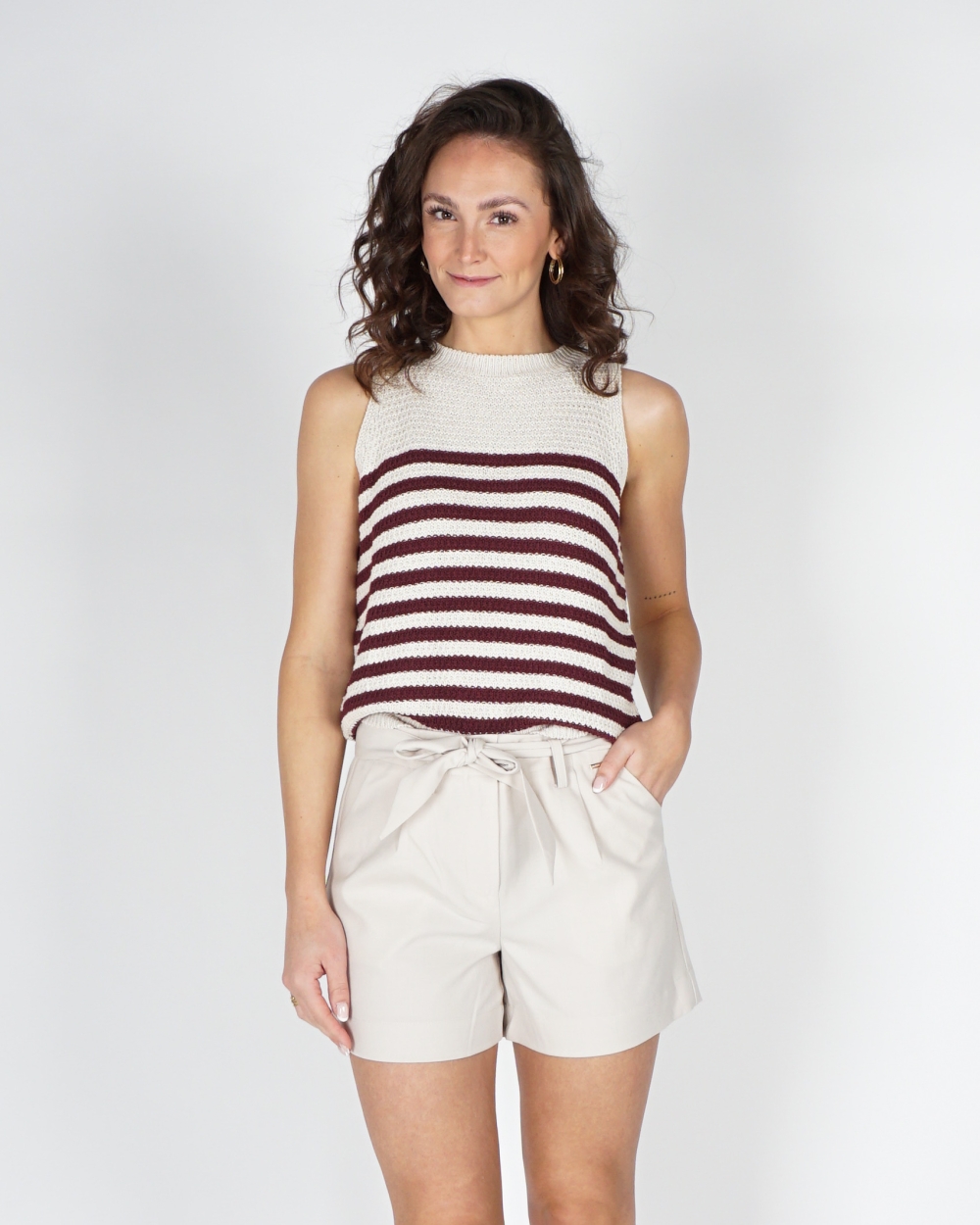 GEBREIDE SPENCER MET STREPEN ECRU ROOD