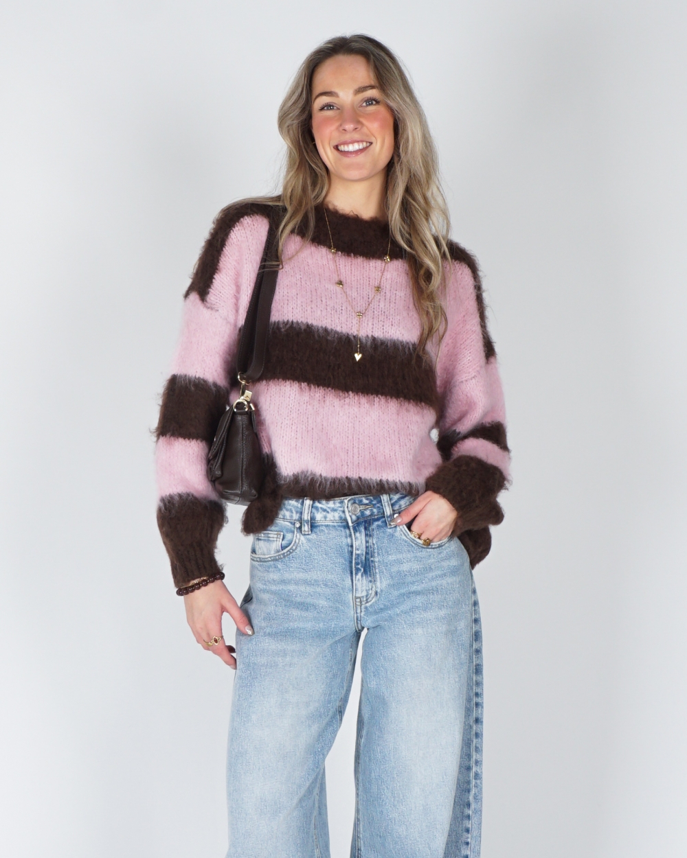 FLUFFY GESTREEPTE TRUI BRUIN/ROZE