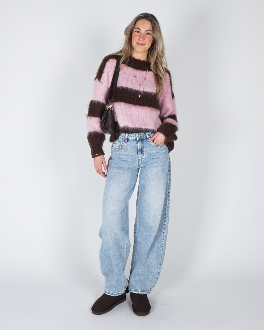 FLUFFY GESTREEPTE TRUI BRUIN/ROZE